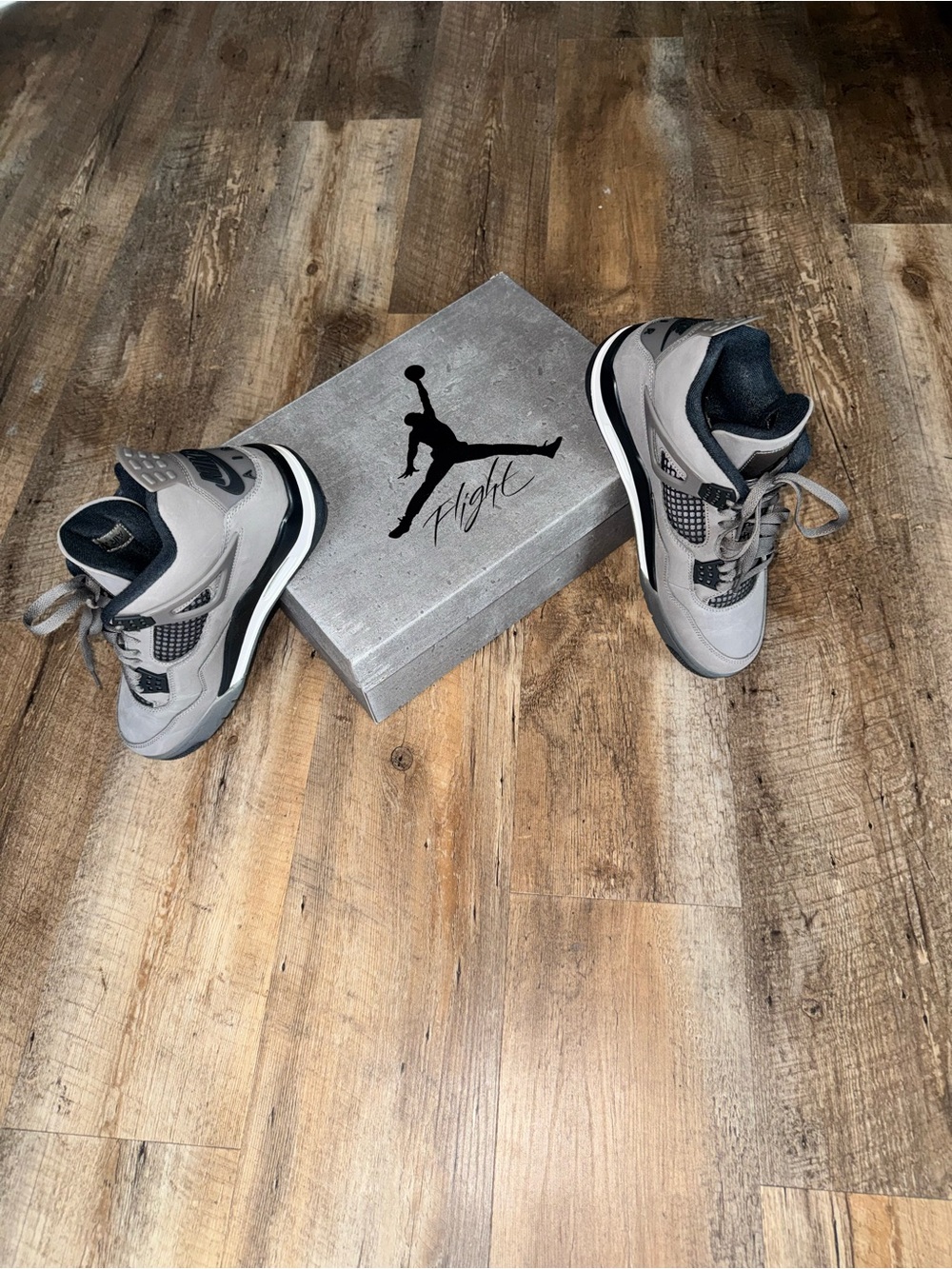 Air Jordan Retro 4 Men’s Sneakers